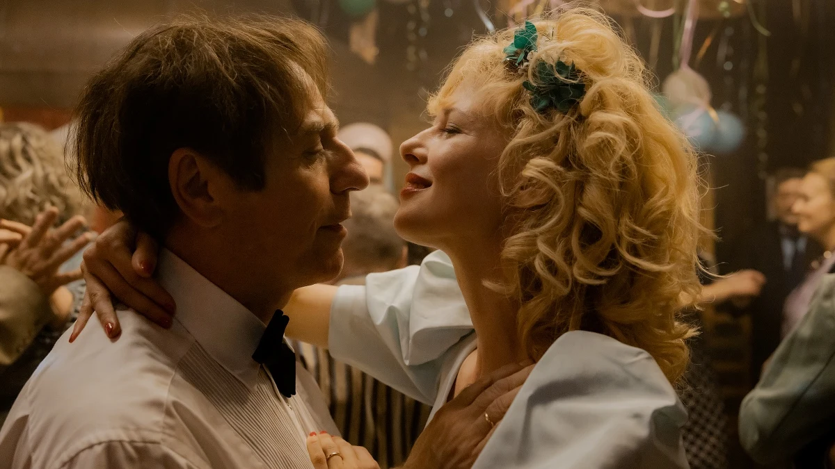 W Warszawie rozpoczęły się zdjęcia do nowego filmu Kingi Dębskiej. Reżyserka "Zupy nic" przenosi na ekran powieść Jakuba Małeckiego "Święto ognia". "To dla mnie wyjątkowy projekt, coś pomiędzy „Amelią” a „Nietykalnymi”. Najbardziej czuły i delikatny z moich filmów. Gwarantuję śmiech i łzy" - deklaruje Kinga Dębska. 