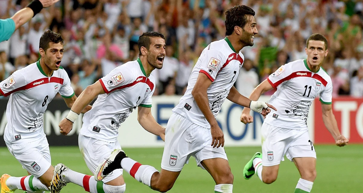 Serhij Pałkin, dyrektor generalny Szachtara Donieck, wezwał FIFĘ i całą społeczność międzynarodową do wykluczenia reprezentacji Iranu z piłkarskich mistrzostw świata w Katarze. Pałkin sugeruje, że Irańczyków powinni zastąpić Ukraińcy, którzy nie przebrnęli baraży. To reakcja na doniesienia o dostarczaniu przez Iran dronów wspierających rosyjską agresję na Ukrainę.