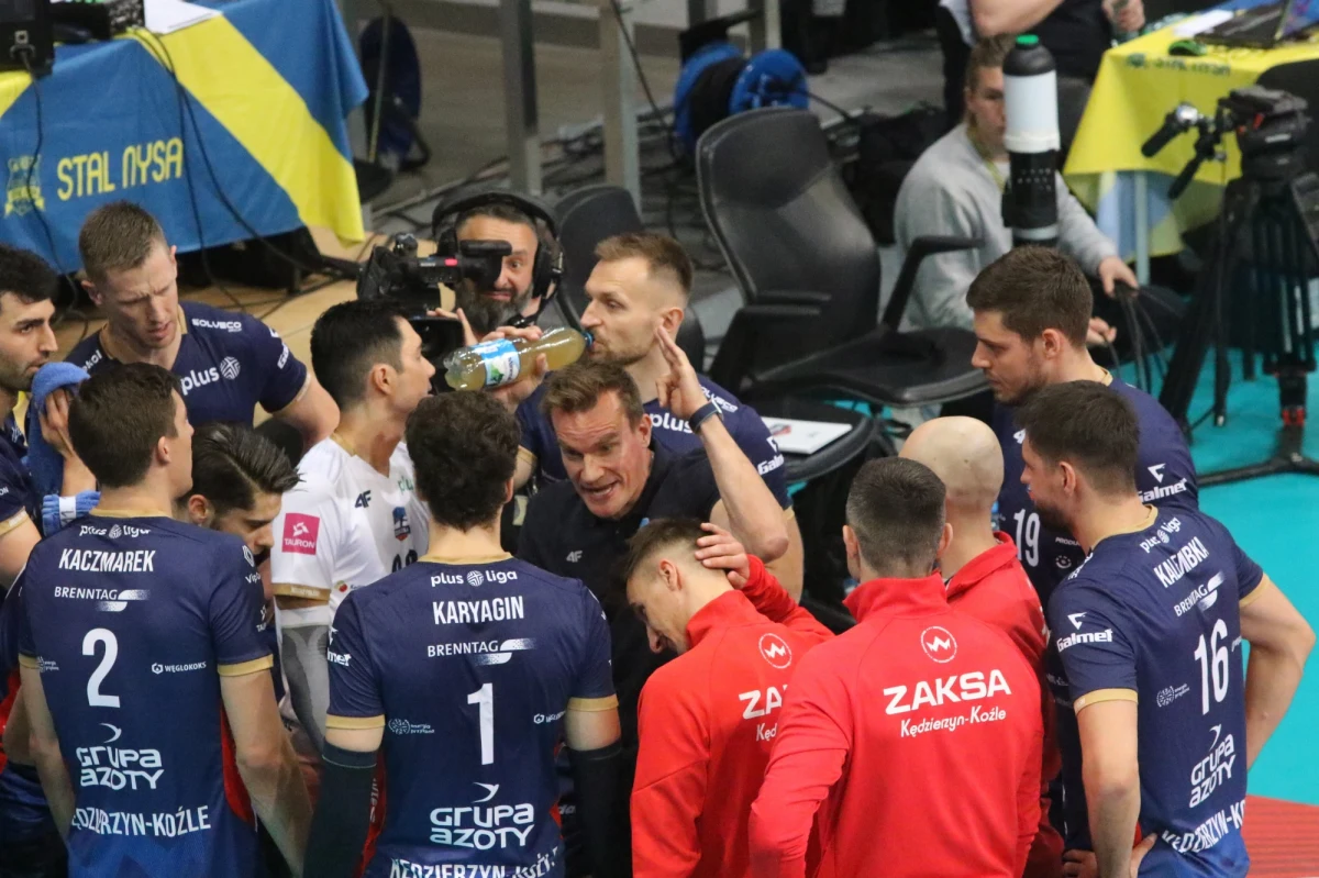 "Nie ma mowy o kryzysie" - zapewnił prezes Grupy Azoty ZAKSY Kędzierzyn-Koźle Piotr Szpaczek. Mistrzowie Polski kilka dni temu ponieśli drugą porażkę w tym sezonie PlusLigi - ze Stalą Nysa 0:3 - zaś w środę zagrają w Lublinie o Superpuchar Polski z Jastrzębskim Węglem.