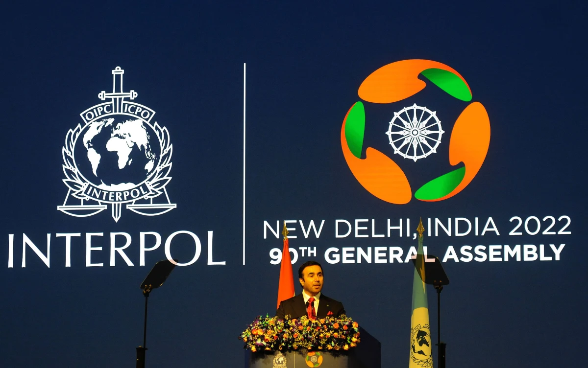 Polska wraz z Ukrainą przeforsowały w Interpolu rezolucję, która pozwala na wydalenie Rosji ze struktur tej policyjnej organizacji. Z inicjatywą wystąpiła polska delegacja, której na posiedzeniu Zgromadzenia Ogólnego w indyjskim New Delhi przewodniczył komendant główny policji. Jak powiedział reporterowi RMF FM Jarosław Szymczyk, jednym z głównych punktów było głosowanie nad poprawkami do statutu Interpolu, by wprowadzić przepisy umożliwiające zawieszenie lub wydalenie z organizacji jej członka.