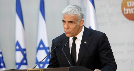 ​Izrael jest coraz bardziej zaniepokojony "niebezpiecznym zbliżeniem" między Rosją i Iranem w sprawie dostarczenia dronów wyprodukowanych w Republice Islamskiej do ataku na Ukrainę i w rezultacie przeprowadza codzienne oceny, aby zrewidować swoje stanowisko w sprawie konfliktu - powiedział premier Yair Lapid w rozmowie, której fragmenty zostały opublikowane w poniedziałek na portalu dziennika "Jerusalem Post".