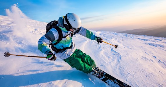 Karnety dla narciarzy w nadchodzącym sezonie zimowym zdrożeją od 7 do 17 proc. Właśnie opublikowano cennik Tatry Super Ski - skipassu, który daje możliwość korzystania z 18 ośrodków należących do systemu wspólnej karty: 15 w Polsce i trzech na Słowacji.

