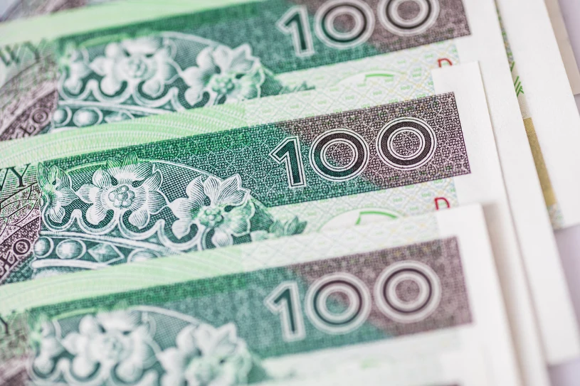 ZUS od lipca przyjmuje wnioski. Kto może ubiegać się o 300 zł dodatku?