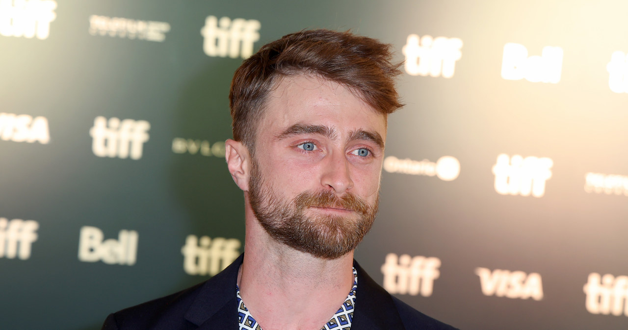 Daniel Radcliffe zadebiutował na dużym ekranie, mając zaledwie 11 lat. Jak sam przyznał w rozmowie z prasą, wcześnie zdobyta sława doprowadziła u niego do poważnych problemów emocjonalnych, finalnie popychając go w szpony nałogu. W najnowszym wywiadzie odtwórca roli Harry'ego Pottera  zdradził, że jeśli w przyszłości doczeka się potomstwa, nie chciałby, aby osiągnęło podobną do niego rozpoznawalność. "To część tej pracy, której powinno się unikać za wszelką cenę" - zaznaczył aktor.