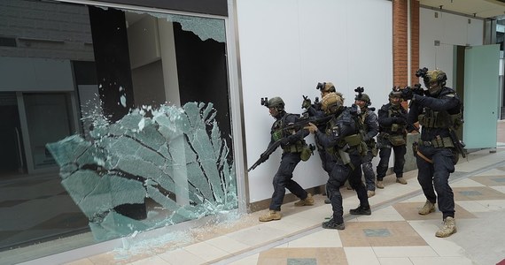 W nieczynnej Galerii Plaza odbyły się ćwiczenia krakowskich kontrterrorystów. Jednym z zadań funkcjonariuszy wyposażonych w specjalistyczny sprzęt było pokonanie zamknięć oraz zasuw w budynku liczącym 60 tys. mkw. powierzchni użytkowej.