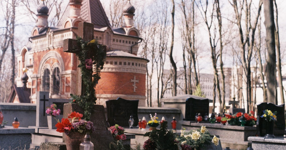​Archidiecezja Lubelska uruchomiła usługę internetowego wyszukiwania grobów na lubelskich cmentarzach. Obecnie dostępny jest podgląd map czternastu nekropolii posiadających ewidencję pochowanych osób oraz grobów.
