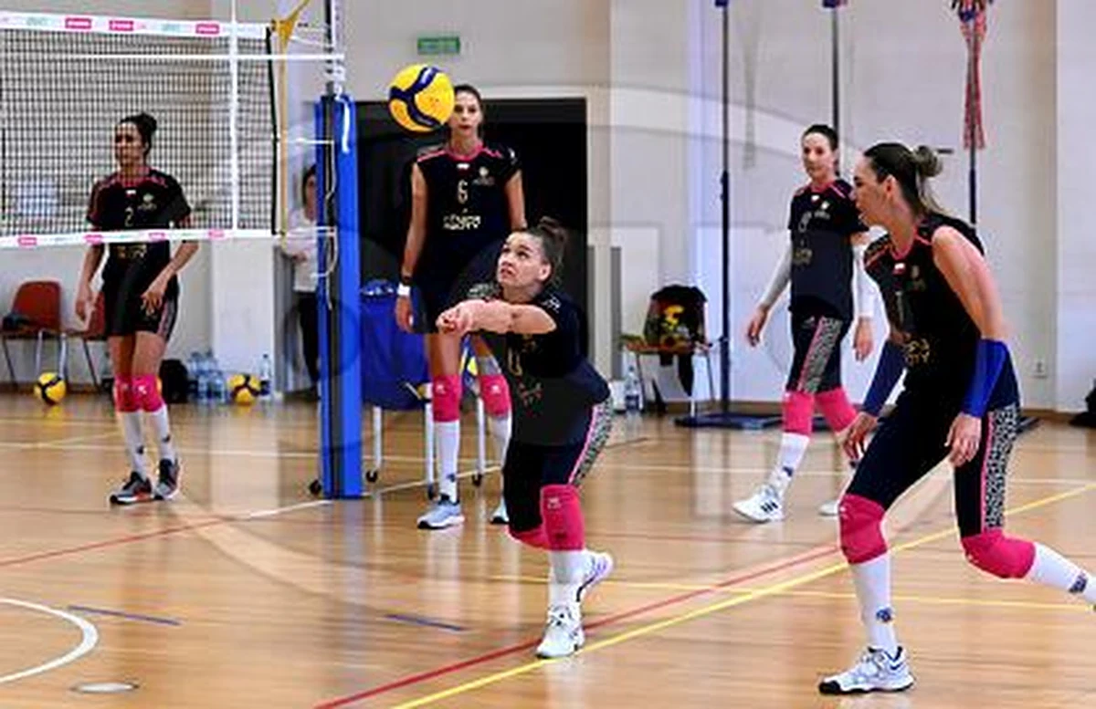 Meczem Legionovii z Chemikiem Police nowy sezon zainauguruje Tauron Liga siatkarek. Murowanymi faworytkami do tytułu wydają się właśnie zawodniczki z Polic. Zespół Chemika w ostatnich ośmiu latach siedem razy sięgnął po mistrzostwo. Mocarstwowe plany mają także w Rzeszowie. Developres Bella Dolina chce przełamać dominację siatkarek Chemika.
