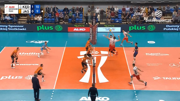 Skrót meczu AL-KO Superpucharu Polski Jastrzębski Węgiel - Grupa Azoty ZAKSA Kędzierzyn-Koźle 3:2 (24:26, 25:23, 18:25, 25:21, 15:13). 