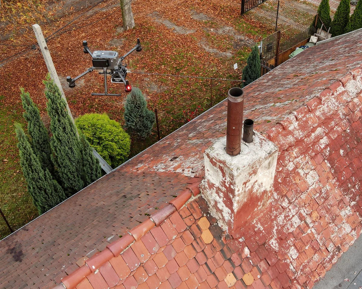 Od poniedziałku (24 października) dron antysmogowy patroluje niebo nad Łodzią. Urządzenie ma czujniki wykrywające pył zawieszony i inne szkodliwe substancje w powietrzu.