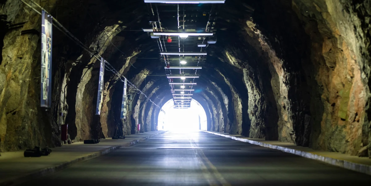 Stany Zjednoczone przyspieszyły rozmieszczenie precyzyjniejszej wersji swojej głównej bomby atomowej w bazach NATO w Europie z uwagi na groźby wygłaszane przez Władimira Putina - poinformował w czwartek portal Politico.