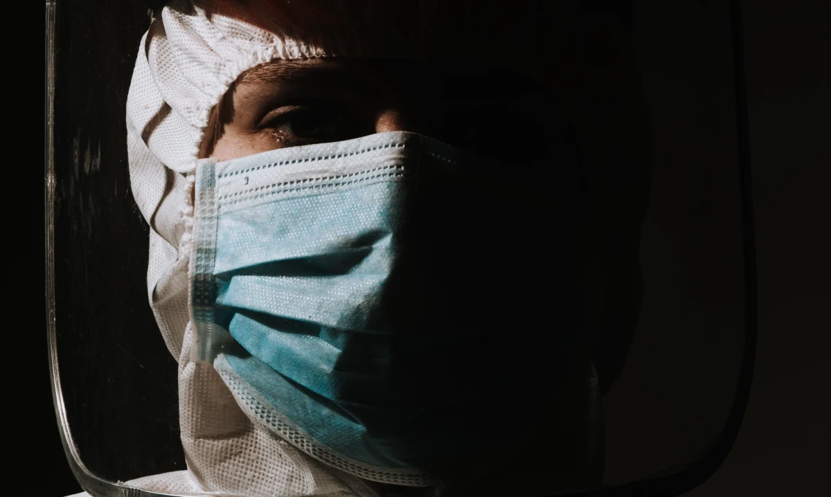 Minionej doby badania potwierdziły 976 zakażeń koronawirusem, w tym 202 ponowne. Zanotowano 22 przypadki śmierci osób z Covid-19 - poinformowano w czwartek na stronach rządowych. Wykonano 8694 testy w kierunku SARS-CoV-2.