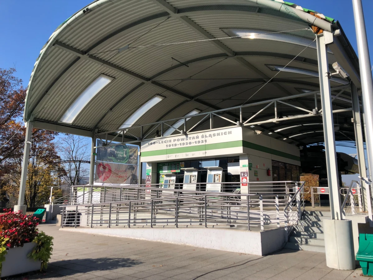 Powstanie druga linia kolejki linowej "Elka" w Parku Śląskim w Chorzowie. Na pierwszej, działającej obecnie linii, wagoniki i kanapy kursują między Stadionem Śląskim a Wesołym Miasteczkiem. Dziś podpisana została umowa na budowę drugiego odcinka, który połączy wesołe miasteczko z Planetarium Śląskim.