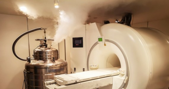 ​Globalny niedobór helu niepokoi lekarzy. Najwięcej (nawet 30 proc.) tego szlachetnego gazu zużywa się do chłodzenia magnesów nadprzewodzących w skanerach do obrazowania metodą rezonansu magnetycznego (MRI) - podaje portal nbcnews.com.