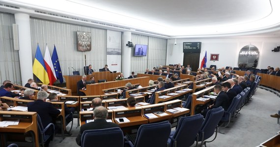 ​Senat odrzucił w czwartek ustawę wydłużającą kadencję samorządów do 30 kwietnia 2024 roku. Teraz nowela ponownie trafi do Sejmu.