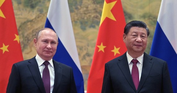 ​Szef chińskiego MSZ Wang Yi w rozmowie telefonicznej ze swoim rosyjskim odpowiednikiem Siergiejem Ławrowem wyraził poparcie dla osiągania przez Rosję jej "strategicznych celów rozwojowych" i "umacniania mocarstwowej pozycji" - wynika z komunikatu chińskiego resortu.