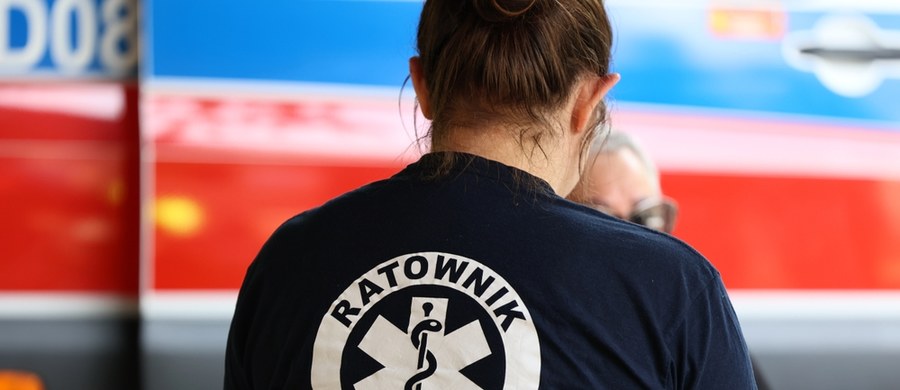 Kraków ponownie został stolicą ratownictwa medycznego. Dziś rozpoczęła się 10. edycja Ogólnopolskiego Kongresu Ratowników Medycznych. Podczas jubileuszowej edycji nie zabraknie tematów związanych z codzienną praktyką, ale też omówieniem przypadków niezwykle rzadkich i skomplikowanych. W tym roku uczestnicy spotkania będą mówili m.in. o problemach i wyzwaniach funkcjonowania systemu w warunkach kryzysu migracyjnego.