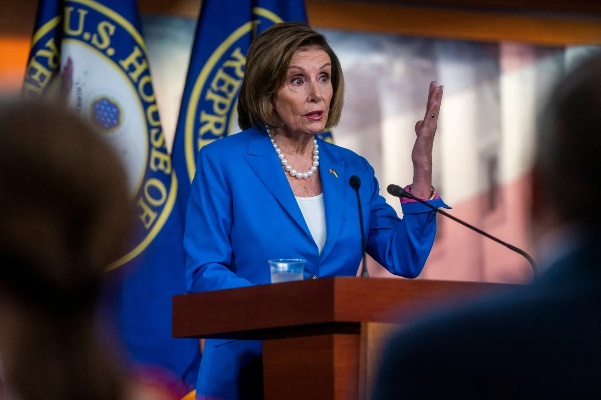Paul Pelosi, mąż przewodniczącej Izby Reprezentantów w Kongresie USA Nancy Pelosi, został brutalnie napadnięty i pobity we własnym domu w San Francisco - poinformował rzecznik kongresmenki. Mężczyzna trafił do szpitala. Jak się okazuje, napastnik przybył do rezydencji Pelosich w poszukiwaniu spikerki Izby Reprezentantów.