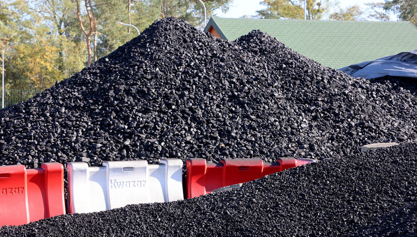 venta de combustible  UOKiK examinó depósitos de carbón polacos