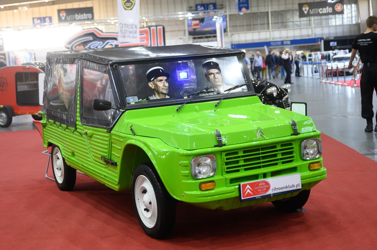 Unikatowe pojazdy ze zbiorów Muzeum Broni Pancernej i Muzeum Uzbrojenia oraz modele samolotów i pojazdów militarnych podziwiać można od piątku na targach Retro Motor Show w Poznaniu. Są to największe w Polsce targi pojazdów zabytkowych.