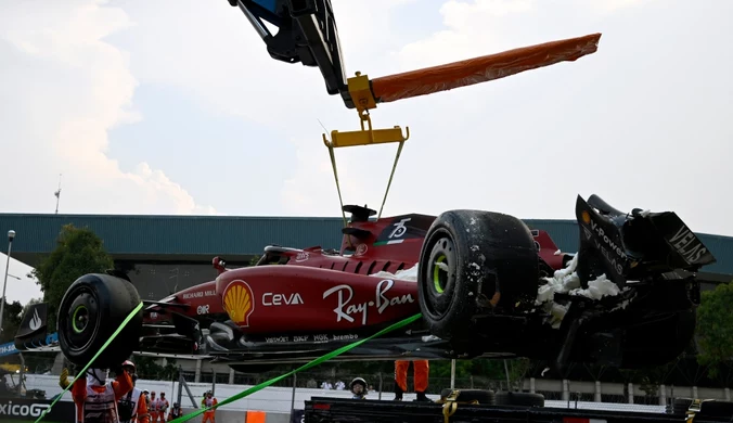 Tor w Meksyku znów dał o sobie znać. Wypadek lidera Ferrari