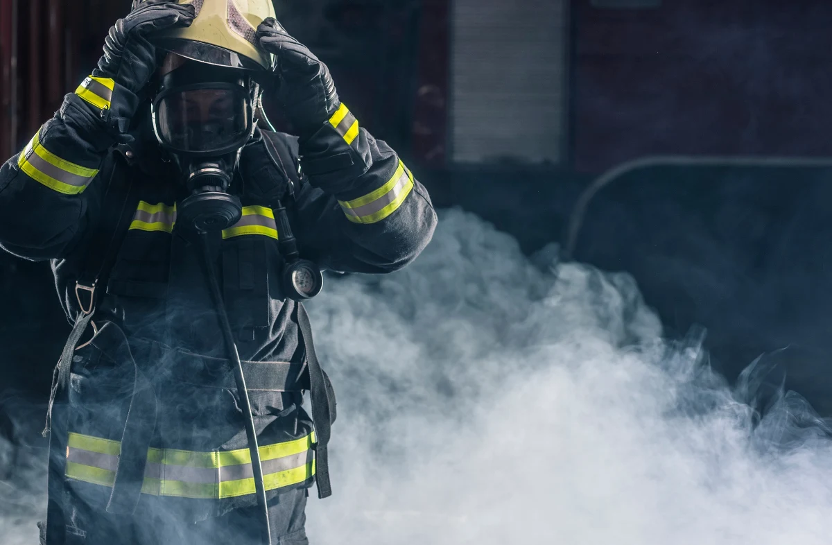 W sobotni poranek doszło do pożaru piwnicy bloku w Czerwieńsku w powiecie zielonogórskim. Ewakuowano 40 osób, dwie osoby trafiły do szpitala. Pożar został już ugaszony.