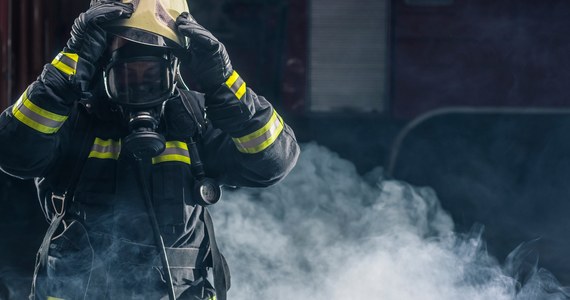 W sobotni poranek doszło do pożaru piwnicy bloku w Czerwieńsku w powiecie zielonogórskim. Ewakuowano 40 osób, dwie osoby trafiły do szpitala. Pożar został już ugaszony.