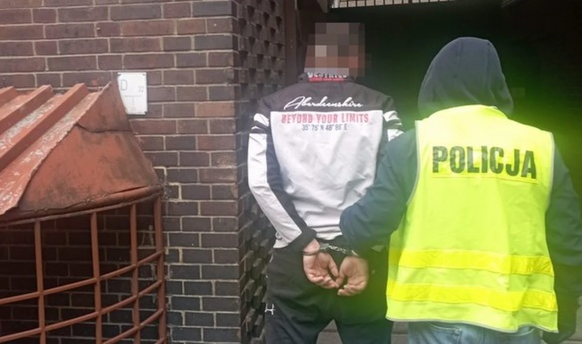 Wrocławska policja zatrzymała kobietę i trzech mężczyzn podejrzanych o brutalne pobicie czterech osób na wrocławskim Grabiszynie. Do zdarzenia doszło późno wieczorem 12 sierpnia. Jeden z pobitych mężczyzn zmarł 11 października. 