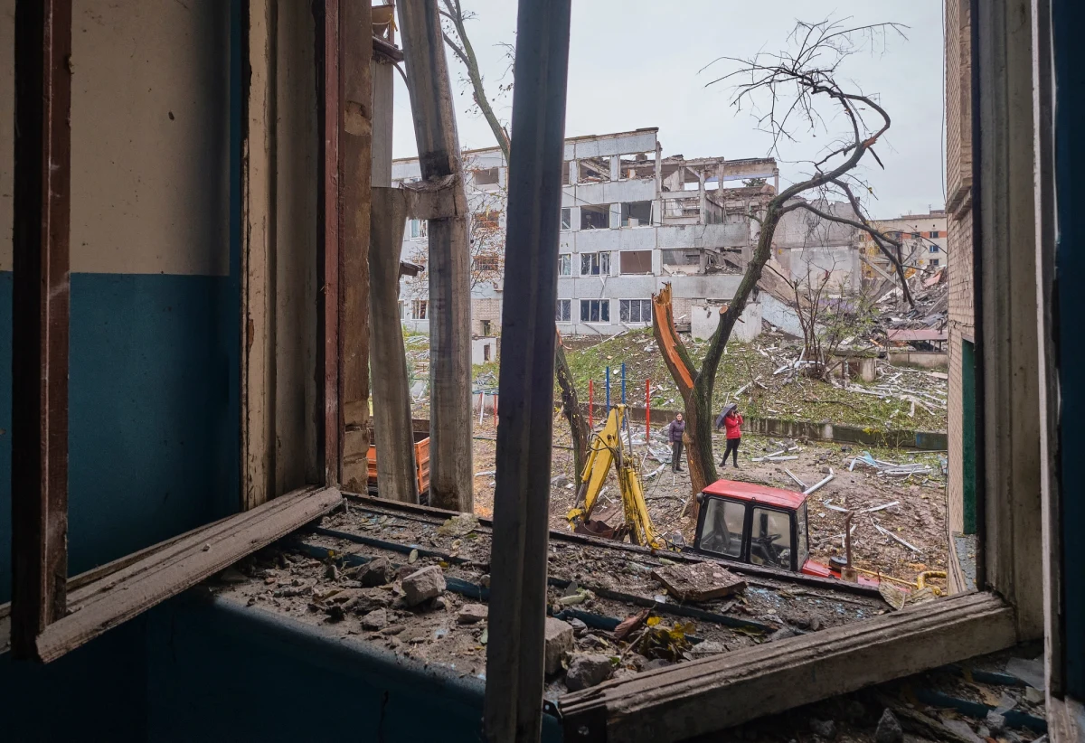 Mieszkaniec obwodu kemerowskiego w Rosji, zmobilizowany na wojnę na Ukrainie, ogłosił w internecie, że szuka żony, by wypłacono jej odszkodowanie, jeśli zginie na froncie - pisze Radio Swoboda.