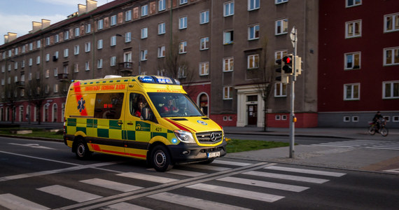 Osiem osób zostało rannych w sobotni wieczór po wybuchu paniki w tłumie przed wejściem do dyskoteki w Slušovicach we wschodnich Czechach. Młodzi ludzie świętowali Halloween. Pięć osób ma poważne obrażenia, dwie trafiły na oddział intensywnej terapii.