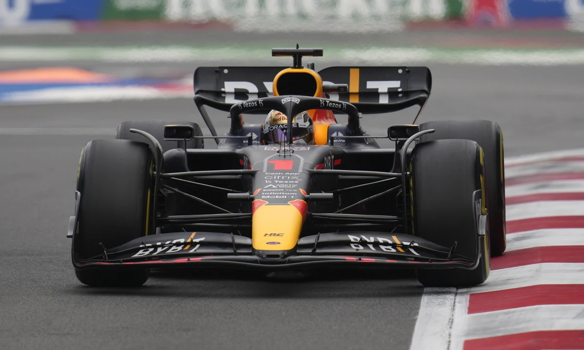 ​Pewny już drugiego z rzędu tytułu Holender Max Verstappen, kierowca teamu Red Bull Racing, wygrał niedzielny wyścig o Grand Prix Meksyku, 20. rundę mistrzostw świata Formuły 1. To jego 14. zwycięstwo w 2022 roku, czym ustanowił rekord wygranych wyścigów w jednym sezonie.