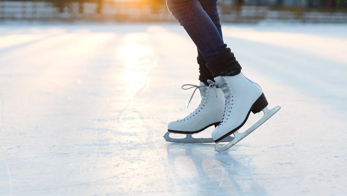 Mieszkańcy Poznania mogą już korzystać z Lodowiska Malta. Sezonowy obiekt, stojący przy starcie Toru Regatowego Malta w pobliżu zbiegu ul. Jana Pawła II i Baraniaka, został uruchomiony 28 października.