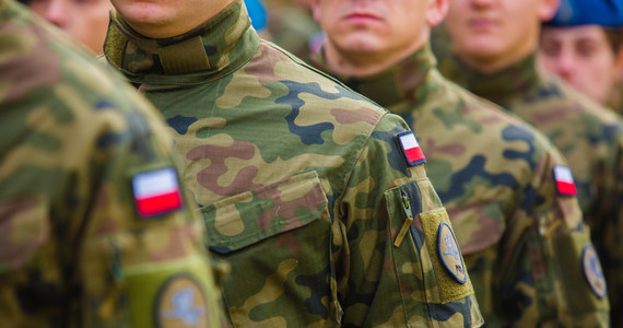 Na śląskich drogach i torowiskach pojawiły się pojazdy oklejone hasłami zachęcającymi do naboru do dobrowolnej zasadniczej służby wojskowej. Kampania, oparta też m.in. o rekruterów wewnątrz pojazdów, ma potrwać do 30 listopada.