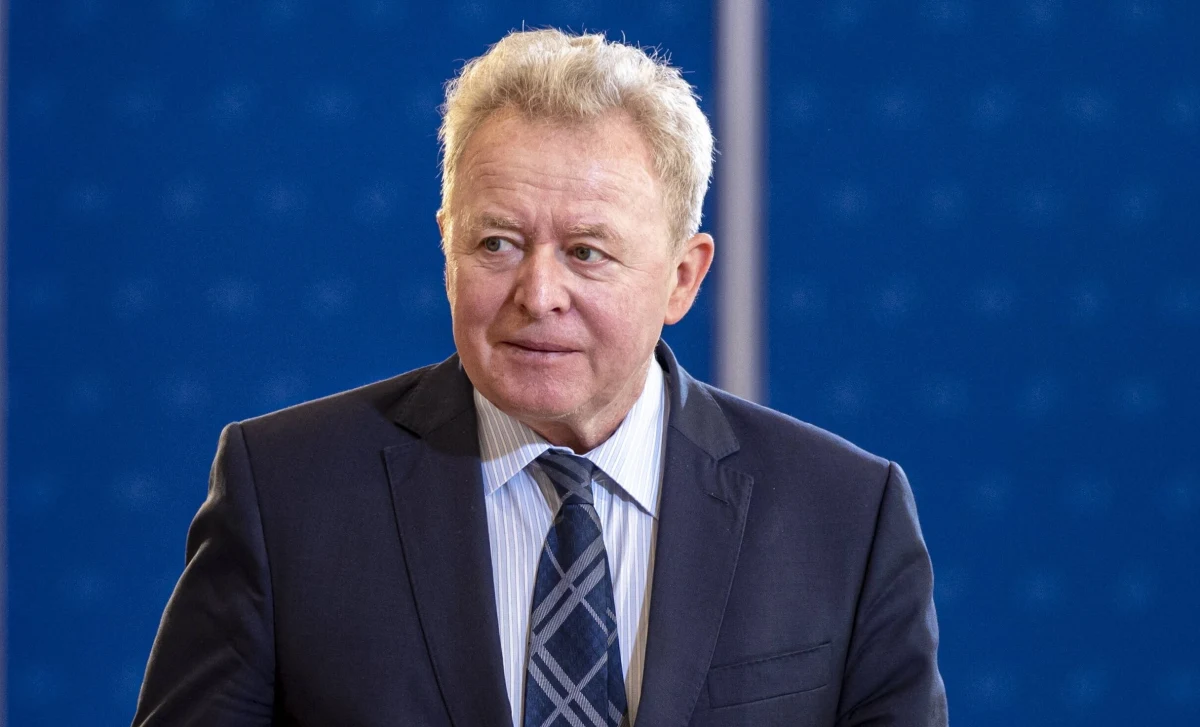 ​"Jesteśmy w stanie zapewnić niezbędny eksport żywności z Ukrainy drogą lądową" - mówi w rozmowie z dziennikarką RMF FM unijny komisarz ds. rolnictwa Janusz Wojciechowski. To reakcja na wypowiedzenie przez Rosję umowy zbożowej. Wojciechowski poinformował, że najbliższe posiedzenie kolegium komisarzy w przyszłym tygodniu będzie poświęcone między innymi sytuacji żywności.