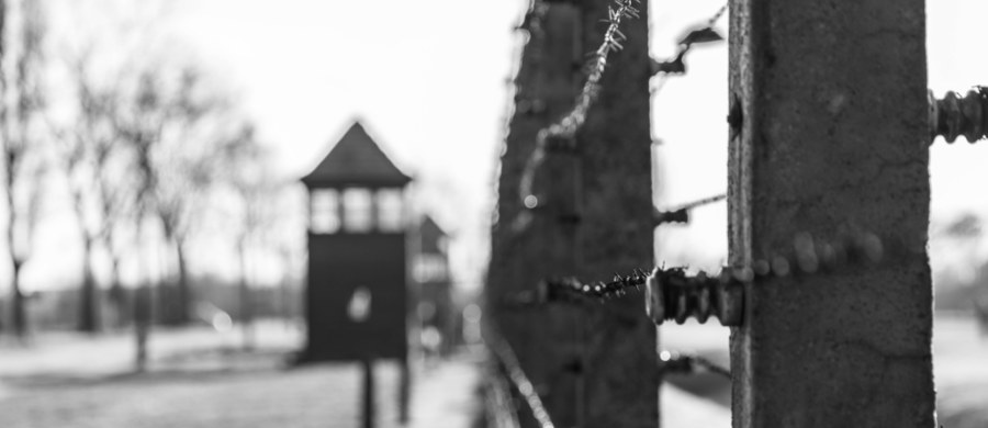 Oświęcimianie 1 listopada pamiętali o ofiarach niemieckiego obozu Auschwitz. Znicze zostały ustawione m.in. przy Ścianie Straceń i przed zbiorową mogiłą tuż przy byłym obozie Auschwitz I. Jak podkreślają mieszkańcy, to wyraz pamięci o wszystkich ofiarach.