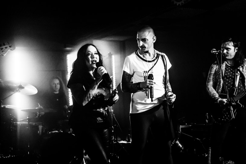 Zespół Horta opublikował album "Księżyc i Mars". Płytę promowały single: "Ślad", "Zegar", "Ana's Mood" i "Trans". 