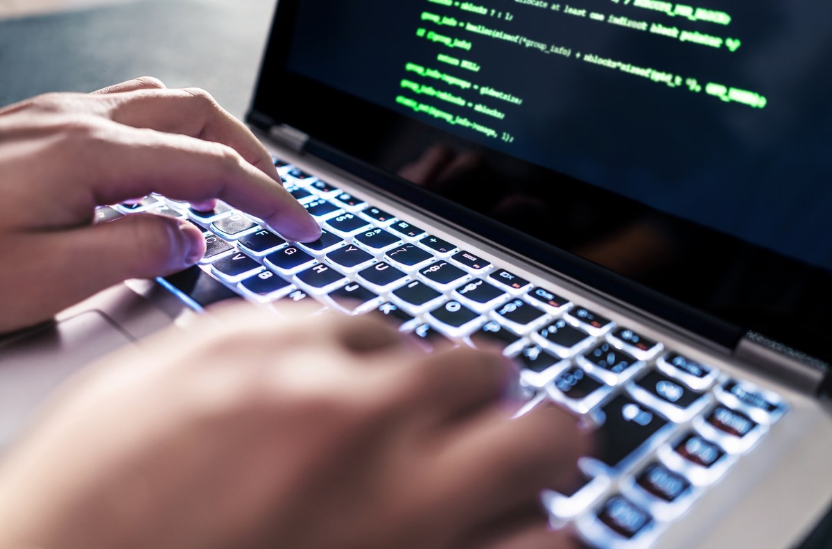 Ministerstwo skarbu USA poinformowało, że odparło w październiku cyberataki prorosyjskiej grupy hakerów. Jak podkreśla resort, zapobiegło to zakłóceniom i potwierdziło skuteczność bardziej zdecydowanego podejścia do cyberbezpieczeństwa systemów finansowych.