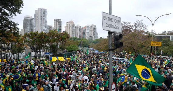 ​Dziesięć osób zostało rannych w środę podczas powyborczej blokady jednej z dróg w stanie Sao Paulo, na południowym wschodzie Brazylii. Poszkodowani to zwolennicy prezydenta Jaira Bolsonaro, który przegrał niedzielne wybory.