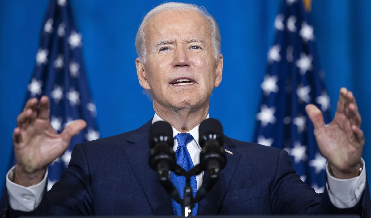 "Kiedy tu przed wami stoję, są kandydaci ubiegający się u urzędy na każdym szczeblu w Ameryce - na gubernatora, do Kongresu, na prokuratorów generalnych, sekretarzy stanu - którzy nie zobowiązują się do zaakceptowania rezultatów wyborów, w których kandydują" – powiedział prezydent USA Joe Biden w przemówieniu na dworcu kolejowym Union Station w Waszyngtonie. Odniósł się w ten sposób do polityków prawicy, którzy jeszcze przed głosowaniem podważają uczciwość wyborów. "To jest droga do chaosu w Ameryce. To jest bezprecedensowe. To nielegalne. I to antyamerykańskie" - dodał.