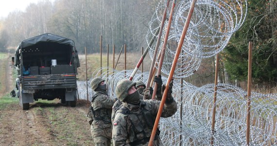 „Gorzej by było, gdyby zapory nie było. Są jakieś pieniądze na to przeznaczone, więc niech będzie” – tak rozpoczęcie budowy zapory na granicy z obwodem kaliningradzkim komentują w rozmowie z reporterem RMF FM mieszkańcy przygranicznych miejscowości. "Granicę z Rosją powinniśmy zabezpieczyć znacznie wcześniej"- uważa z kolei Tadeusz Baryła znawca Rosji i Wschodu, gość programu 7 pytań po 7:07.