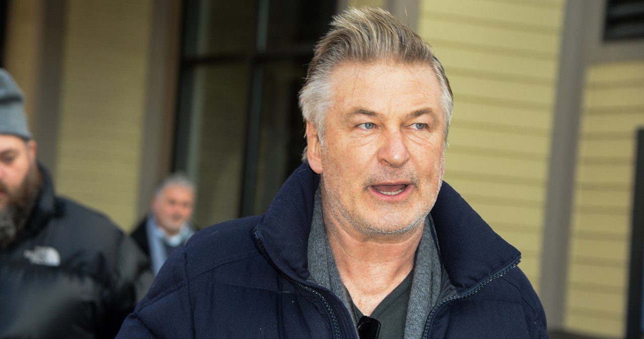 Alec Baldwin nie uniknie procesu w sprawie tragedii na planie "Rust". Sąd odrzucił jego wniosek