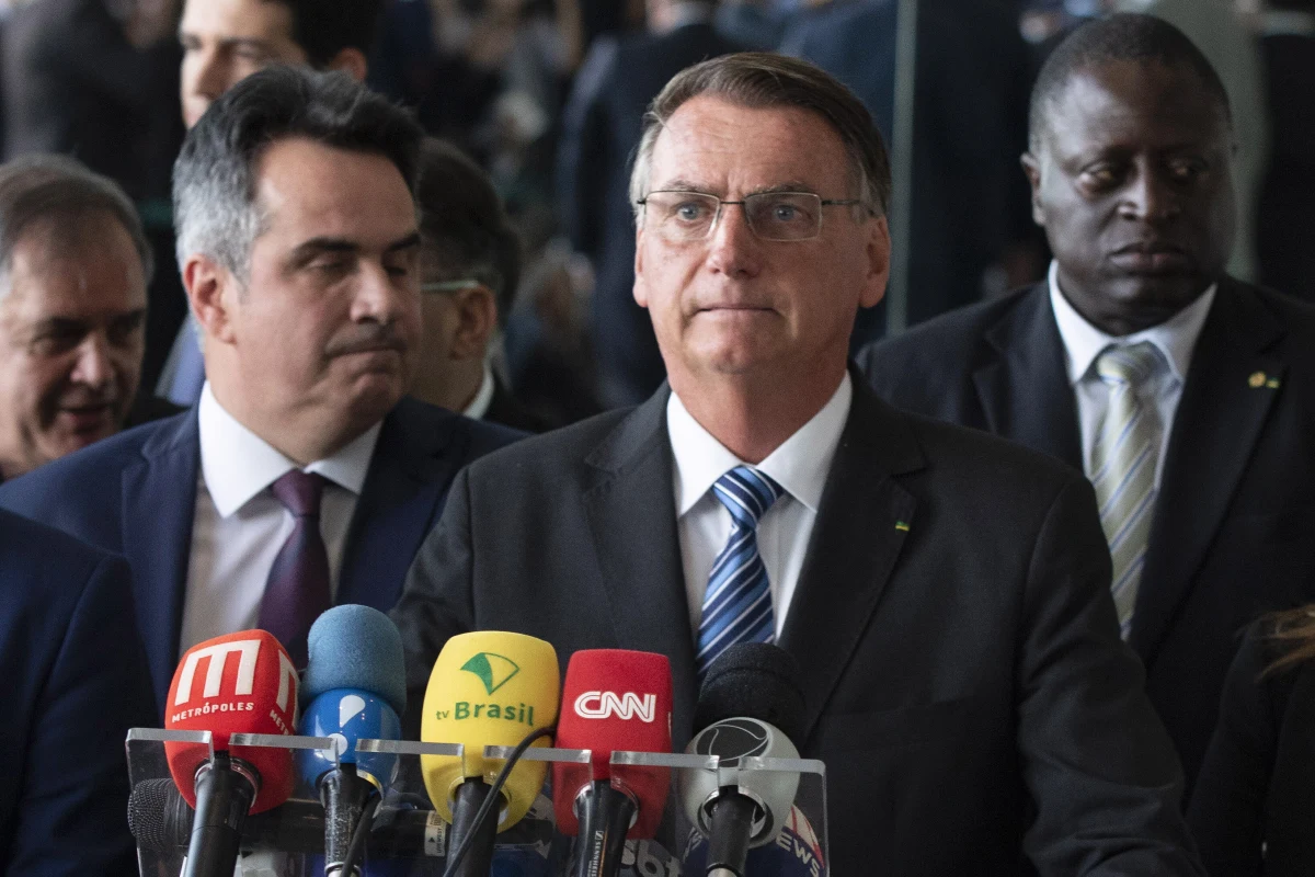 Prezydent Brazylii Jair Bolsonaro zgodził się przekazać władzę zwycięzcy niedzielnych wyborów Luizowi Inacio Luli da Silvie. Jeszcze w czwartek przedstawiciele obu polityków przystąpią do rozmów.
