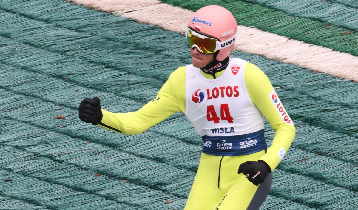 Miał być śnieg i mróz, a będą lodowe tory i zielony zeskok pokryty igielitem. Tak będzie wyglądał inauguracyjny weekend Pucharu Świata w skokach narciarskich. Dodajmy, że będzie to start sezonu zimowego. Kiedy w Polsce mało kto jeszcze myśli o wymianie opon na zimowe, skoczkowie będą rywalizować w Wiśle w zimowej dyscyplinie. A wszystko przez wojnę, inflację i klimat.