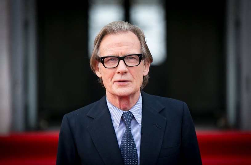 Bill Nighy w ostatnim wywiadzie oświadczył, że nie wybiera się na emeryturę. 72-letni komik i aktor zasugerował, że będzie występował przed kamerą nawet wtedy, gdy straci pełną sprawność, a usatysfakcjonują go choćby niewielkie role w mało prestiżowych produkcjach.