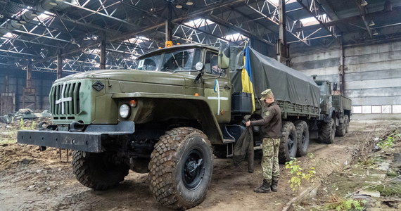 Choć większość Amerykanów w dalszym ciągu opowiada się za kontynuowaniem pomocy dla Ukrainy, to rośnie odsetek przeciwników finansowego i militarnego wsparcia - wynika z sondażu amerykańskiego dziennika "Wall Street Journal". Zmiana nastrojów widoczna jest szczególnie wśród osób popierających Partię Republikańską.