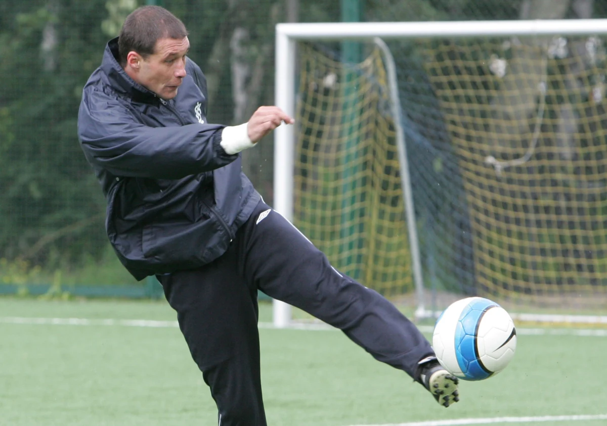 Igor Sypniewski nie żyje. Miał 47 lat. To były reprezentant Polski oraz piłkarz m.in. ŁKS Łódź, Panathinaikosu Ateny czy Wisły Kraków. Smutną wiadomość przekazali Marek Łopiński, były prezes i kierownik ŁKS oraz kustosz pamięci ŁKS Jacek Bogusiak. Sypniewski 10 listopada obchodziłby 48. urodziny.