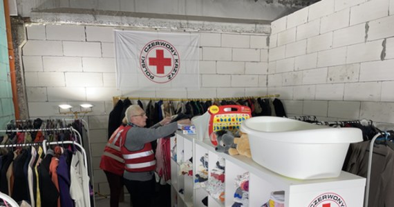 ​Lubelski FreeShop prowadzony przez Polski Czerwony Krzyż prosi o wsparcie. Potrzebna jest odzież jesienna i zimowa. Po pomoc zgłaszają się nie tylko uchodźcy z Ukrainy, ale też ubodzy mieszkańcy Lublina. Potrzebne są ubrania od dziecięcych po seniorów.