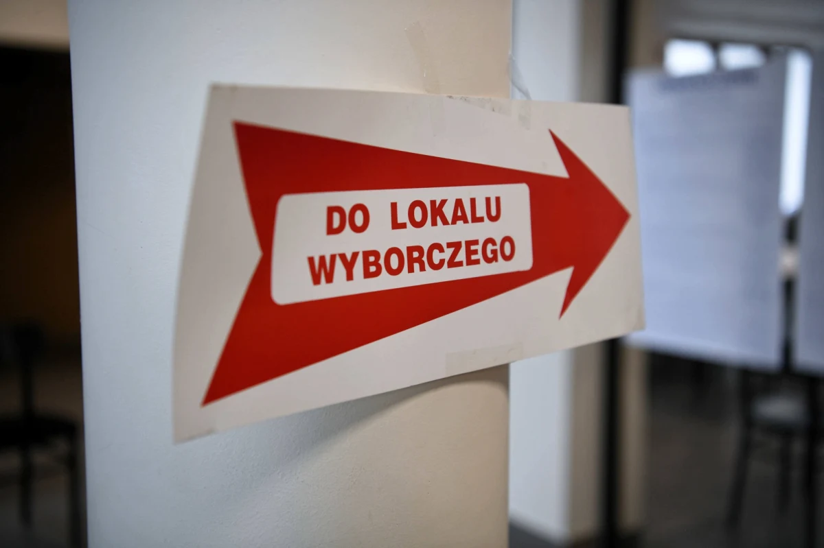Sejm opowiedział się przeciwko uchwale Senatu o odrzuceniu w całości ustawy wydłużającej kadencję samorządów do 30 kwietnia 2024 r. Ustawa trafi teraz do prezydenta.