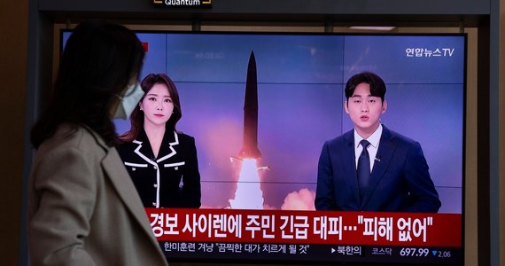 ​Korea Północna wystrzeliła dziś cztery rakiety balistyczne krótkiego zasięgu. Pociski przeleciały 130 km, na wysokości około 20 km - poinformowało kolegium szefów sztabów sił zbrojnych Korei Południowej.