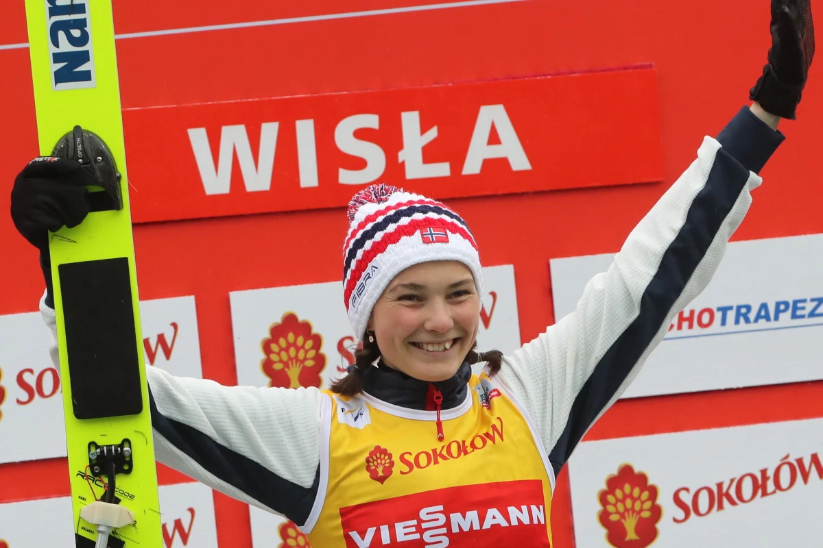 ​Norweżka Silje Opseth wygrała w Wiśle pierwszy w sezonie 2022/23 konkurs Pucharu Świata w skokach narciarskich. Pozostałe miejsca na podium zajęły Austriaczki - broniąca Kryształowej Kuli Marita Kramer i Eva Pinkelnig. Nicole Konderla zajęła 34. miejsce, a Kinga Rajda - 36.