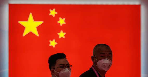 Chiny będą w dalszym ciągu stosować strategię "dynamicznego zerowania" ognisk zakażeń koronawirusem - ogłosiła państwowa komisja zdrowia. W ostatnich dniach pojawiały się spekulacje, że Pekin może złagodzić restrykcyjną politykę "zero covid". 